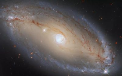 El telescopio Hubble detecta el ‘ojo’ celestial, una galaxia con un núcleo increíblemente activo
